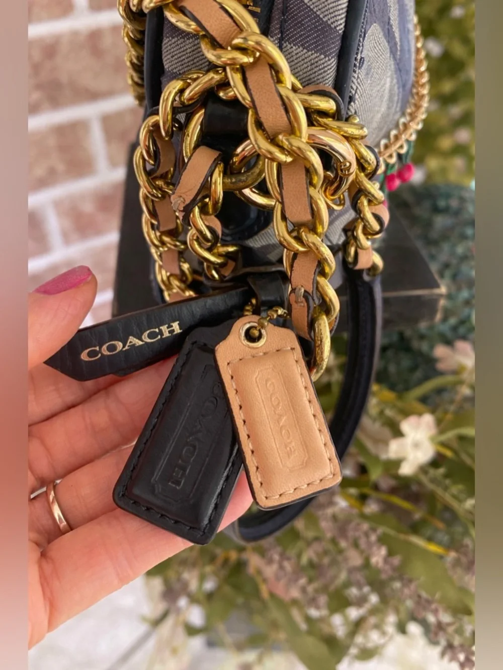 Coach Poppy Signature Quilted Camera Bag Chain Crossbody - Picture 5 of 9